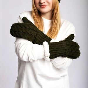 🆕 Just Cozy Dark Green Lined Mittens Winter Gloves